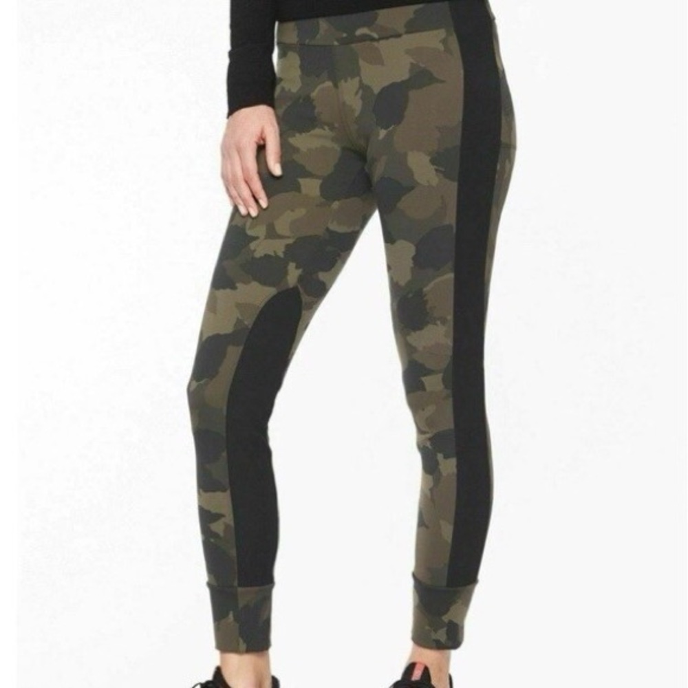 Athleta Camo Leggings with Zip Pockets – Size Small – New